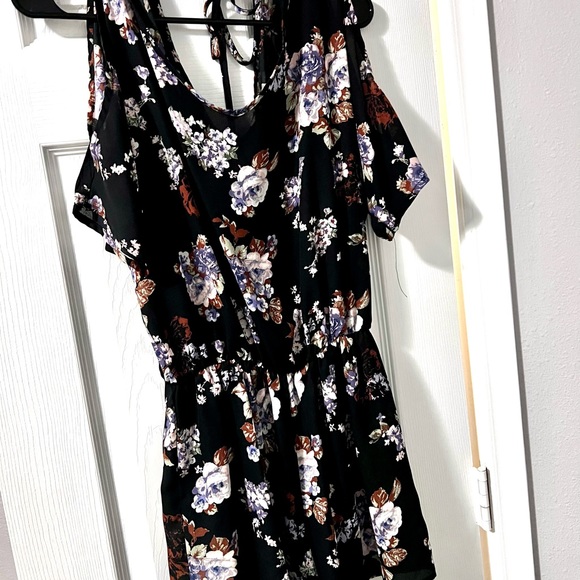 M.FASIS Romper size medium - Picture 2 of 3